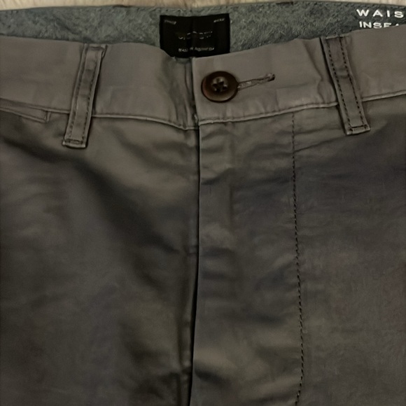 J. Crew Men Grey 9” Stretch Chino Shorts Size 28 - Picture 3 of 6